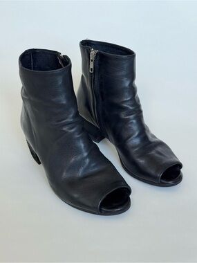 Officine Creative Black Leather Peep-Toe Ankle Booties - Made in Italy - Size 36